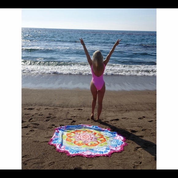 Round Beach Towel with fringe multi-purpose 60 in - Picture 9 of 11